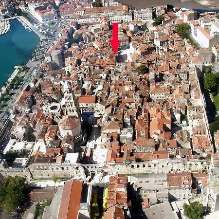 Old Square View Апартаменты *